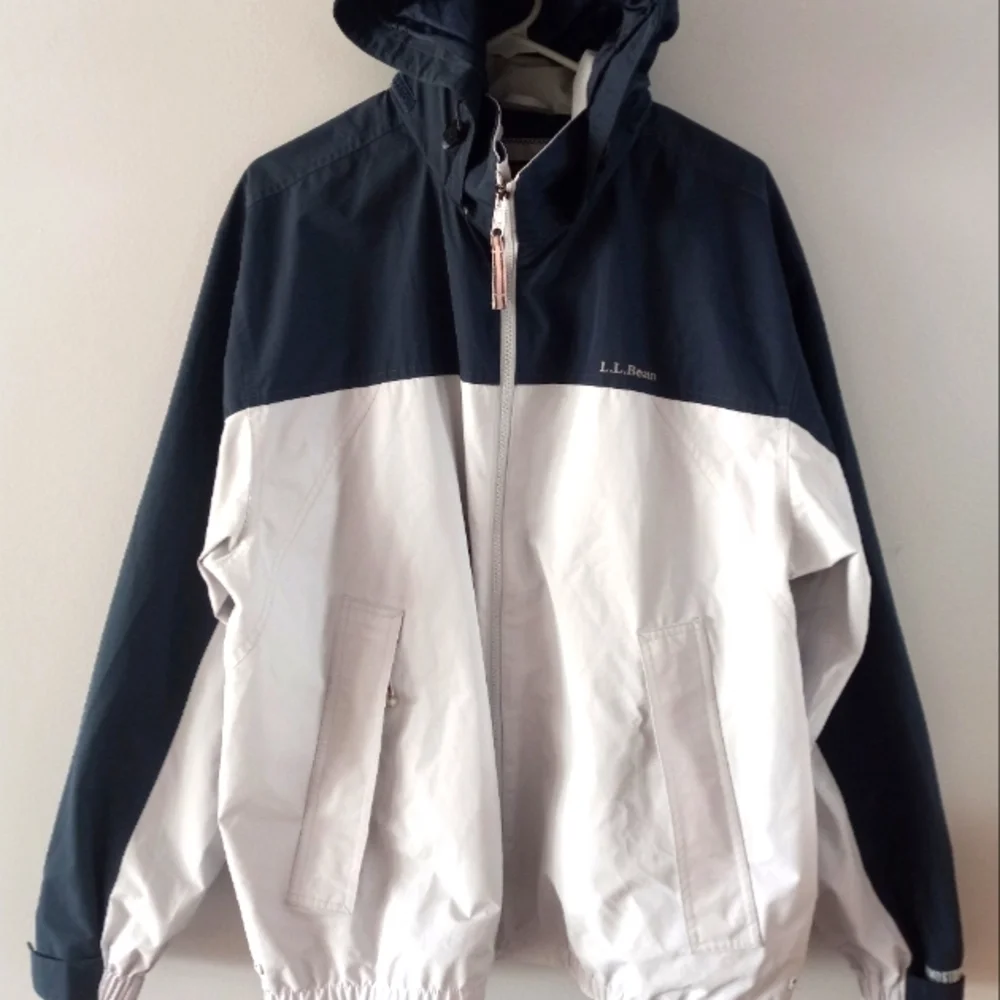 L.L.Bean Men's Windstopper Hooded JACKET. XL Reg. EUC